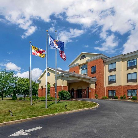 Comfort Inn & Suites Chestertown Exterior photo