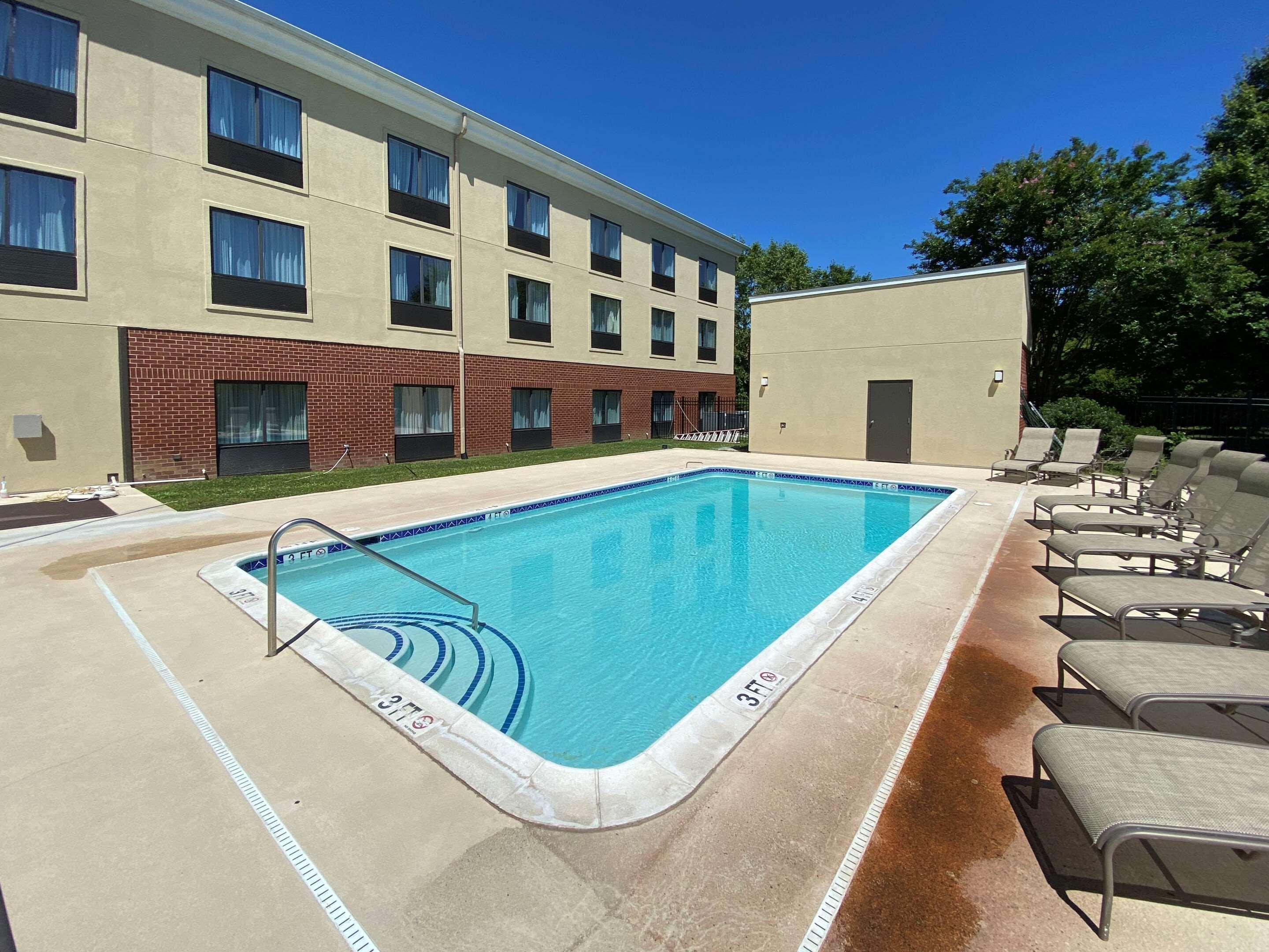 Comfort Inn & Suites Chestertown Exterior photo