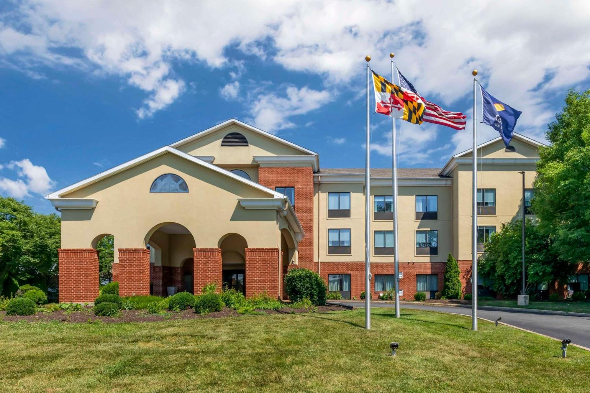 Comfort Inn & Suites Chestertown Exterior photo